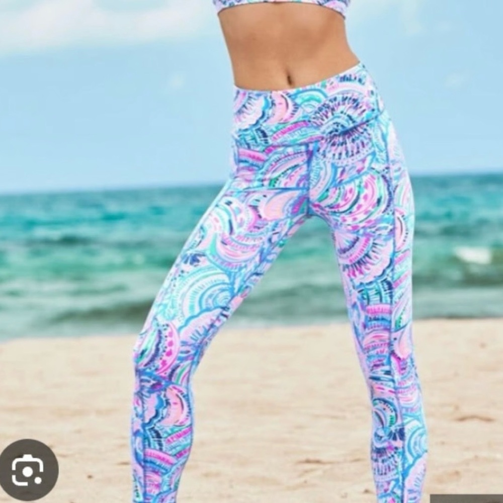 Lilly Pulitzer Small Happy as a Clam Luxletic Leggings